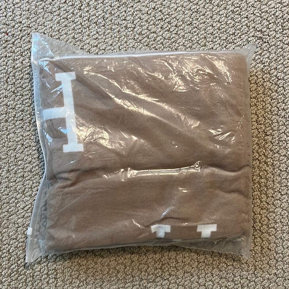 H Blanket